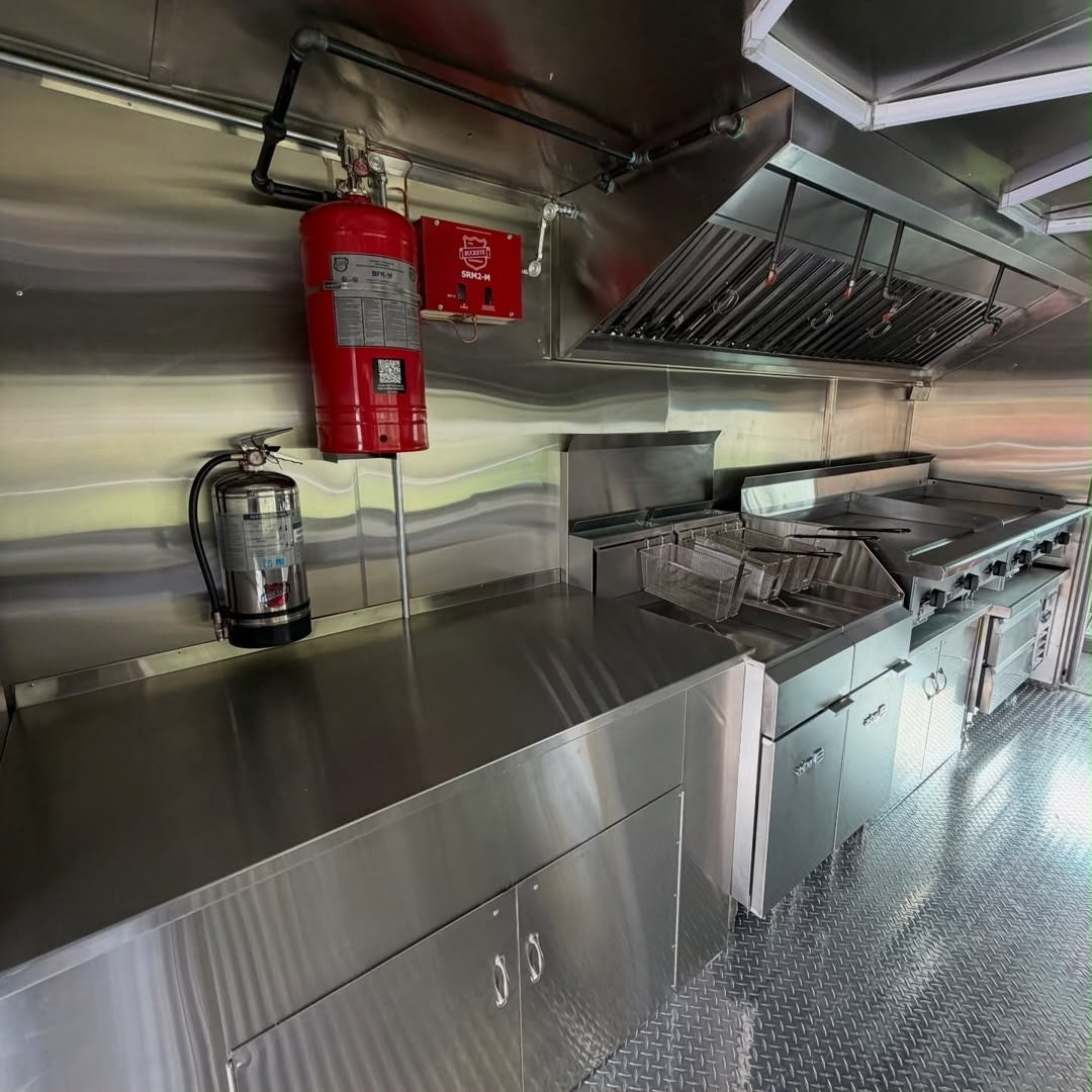 Food Truck for Sale – Fully Equipped Mobile Kitchen