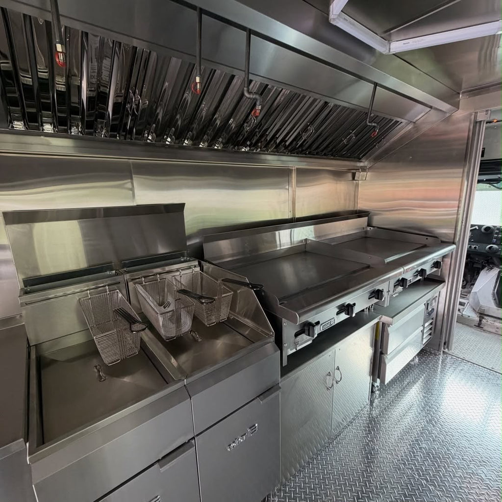 Food Truck for Sale – Fully Equipped Mobile Kitchen