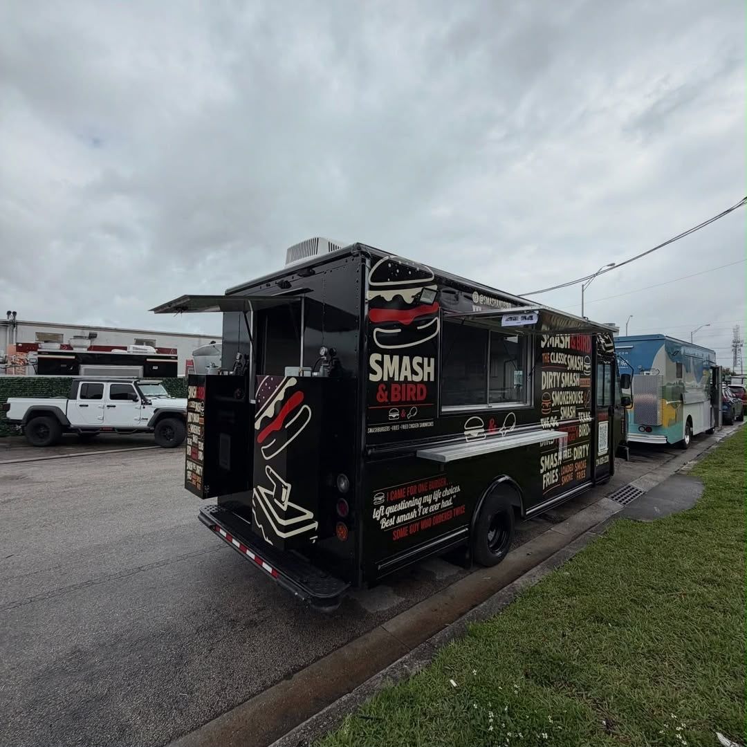 Food Truck for Sale – Fully Equipped Mobile Kitchen